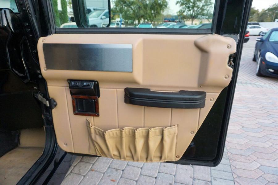 Детали интерьера HMMWV M998 1997 года  (фото 16 из 56)